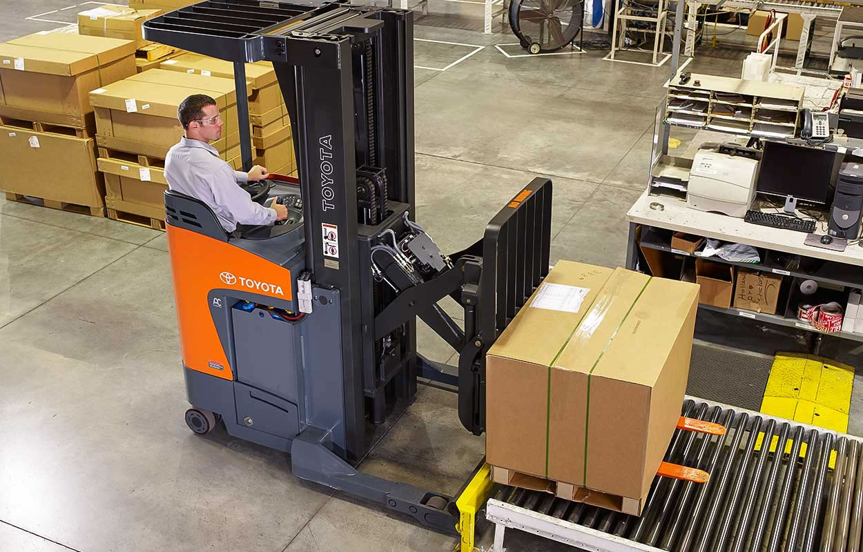 Electric Powered Reach Truck